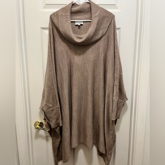 Kate & Mallory Tan Cowl Neck Poncho Sweater Size 1X/3X - Picture 1 of 5